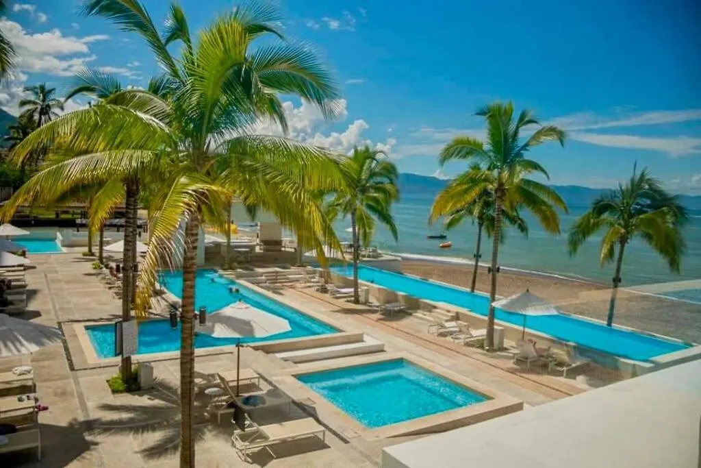 Harbor 13008A Artistic Beachfront Studio By Moikkarentals Puerto Vallarta Messico