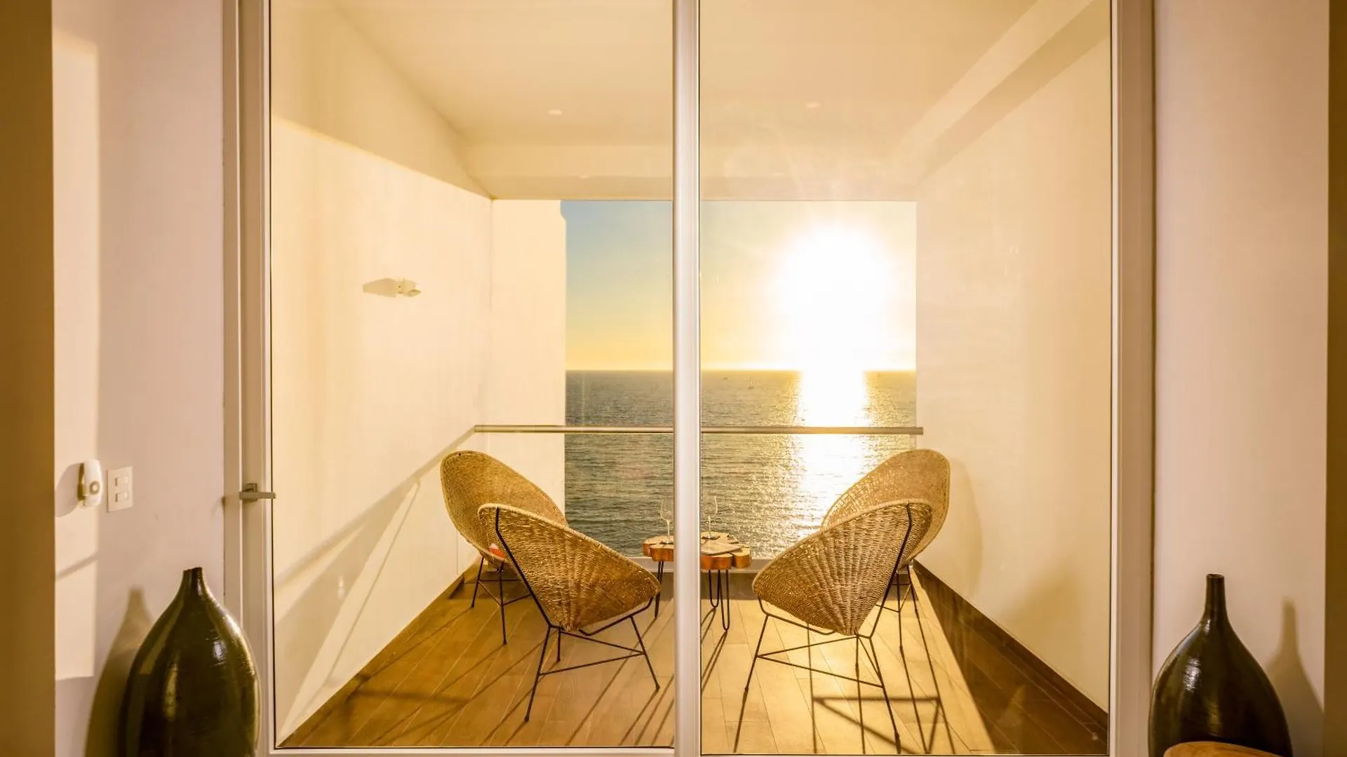 Harbor 13008A Artistic Beachfront Studio By Moikkarentals Puerto Vallarta Appartamento