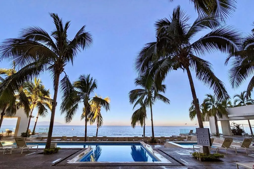 Harbor 13008A Artistic Beachfront Studio By Moikkarentals Puerto Vallarta Apartman